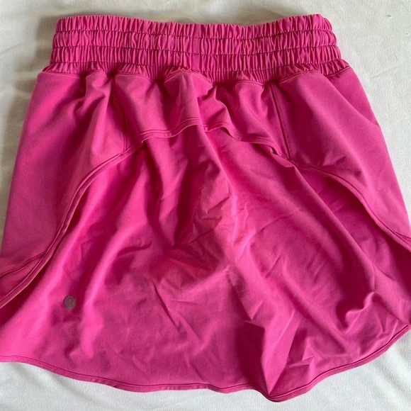 Lululemon hotty hot hi-rise skirt longer length size 4 sonic pink - Picture 4 of 4